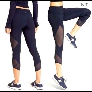 Athleta Aura Sonar Capri Black Mesh Leggings